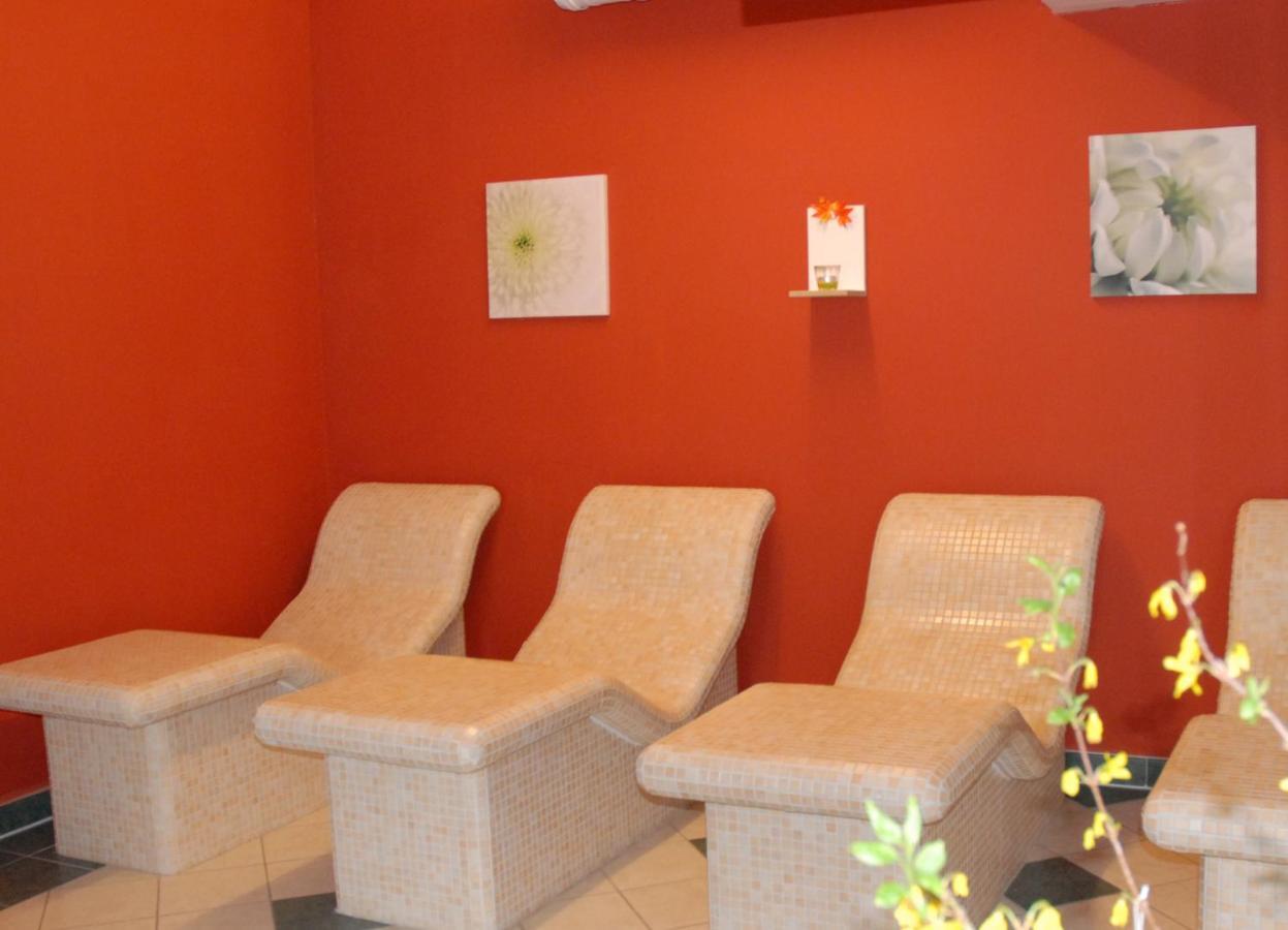 - Apartmenthaus Mit *