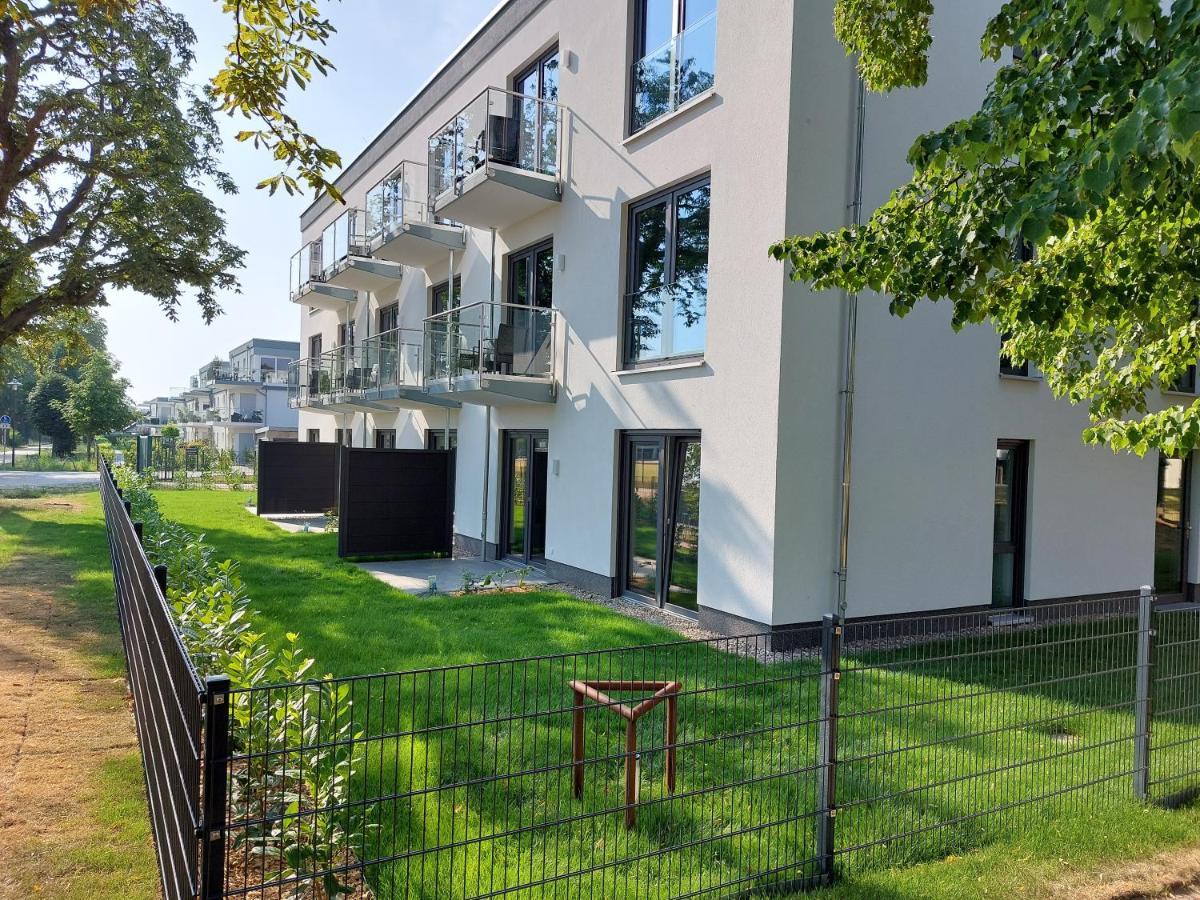 - Apartmenthaus Mit Apartment